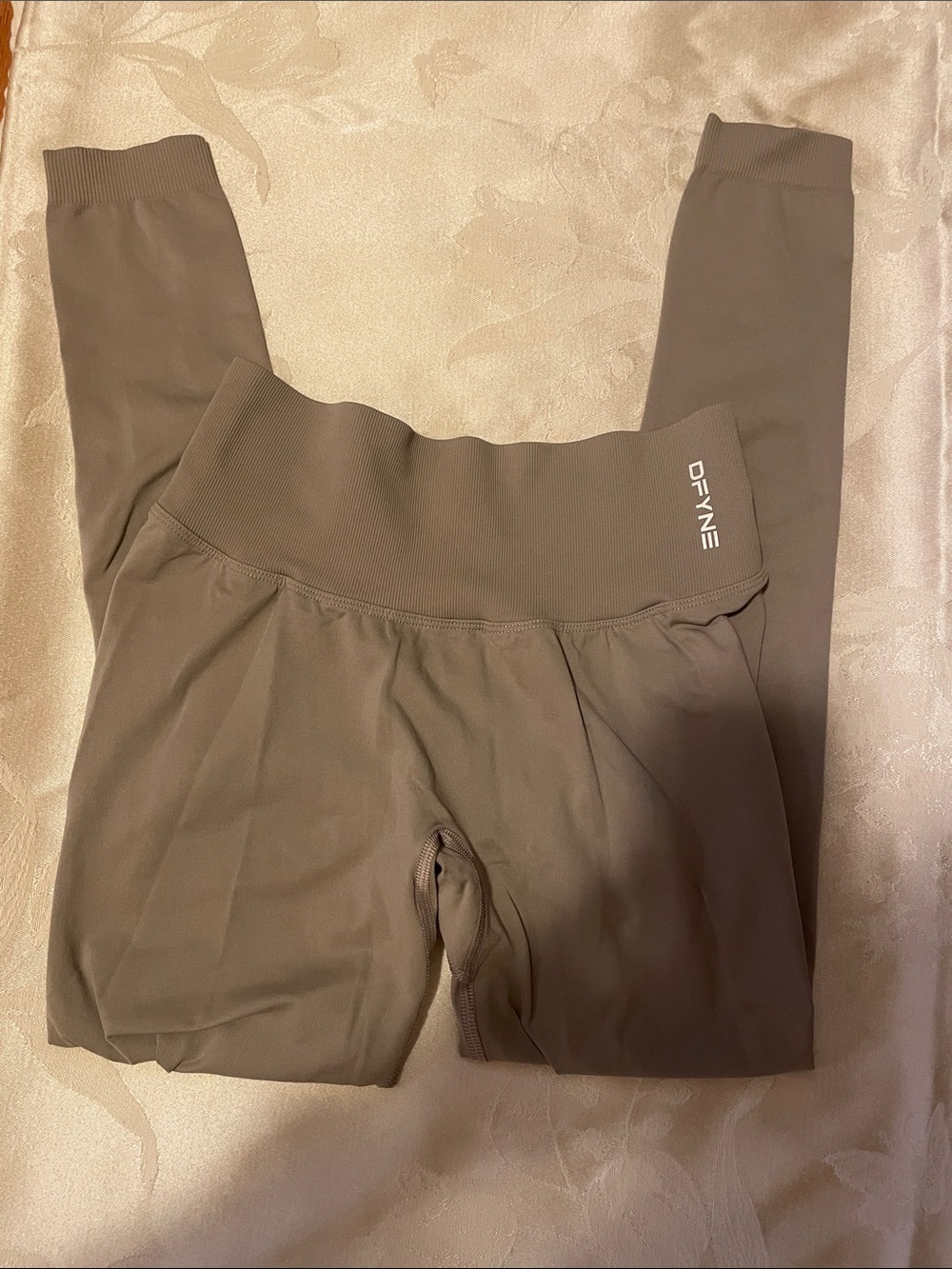 Dfyne Impact Leggings - Feather Beige View 3